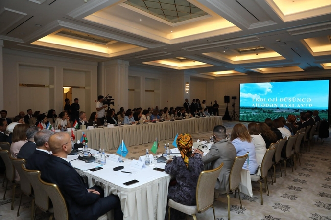 “Orta Dəhliz 360°: Geosiyasətdən Rəqəmsal Transformasiyaya, Ailədən Yaşıl İnkişafa” adlı yan tədbir keçirilib